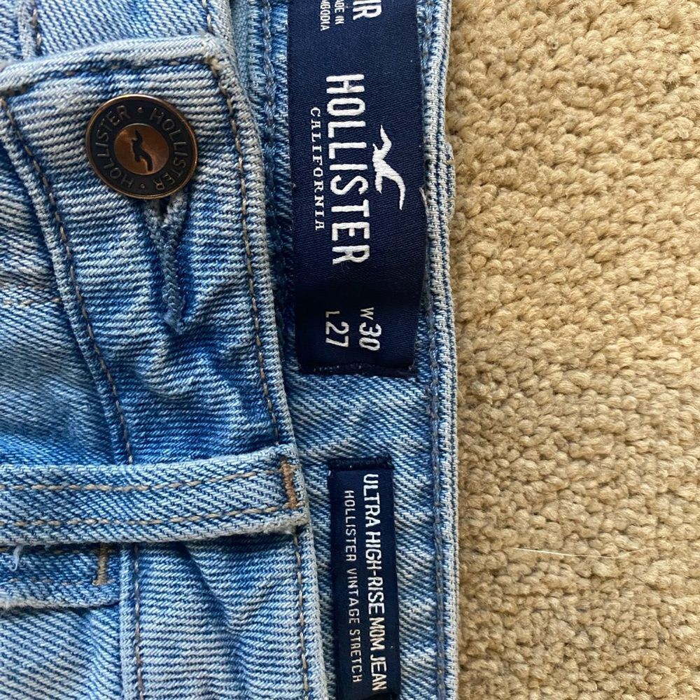 Hollister Ultra High Mom Jeans Cropped Distressed Boyfriend Size 30 - Picture 2 of 6